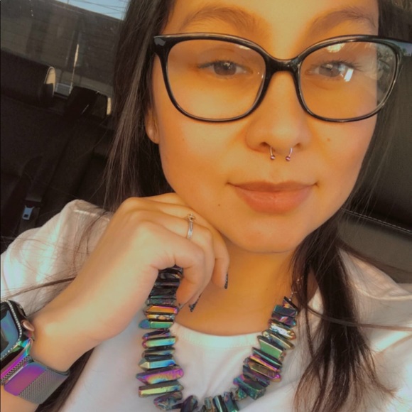 Meet your Posher, Niria - Picture 1 of 1